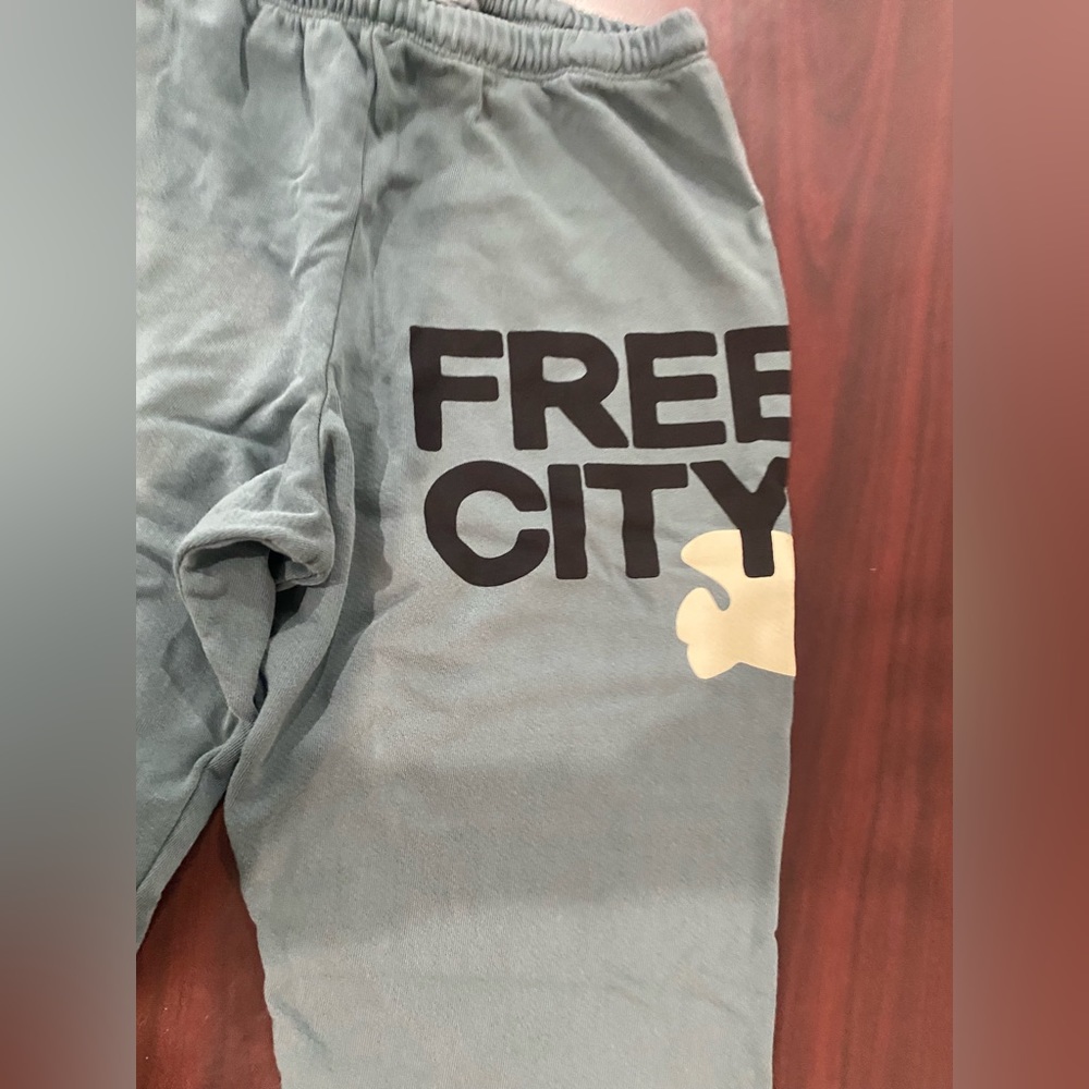 Freecity Cotton Logo Sweatpants New no tags - Picture 2 of 4